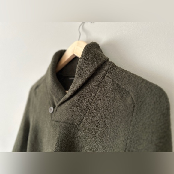 Banana Republic Sweater. Size XS - Picture 3 of 4